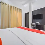 Oyo 71106 A K Regency