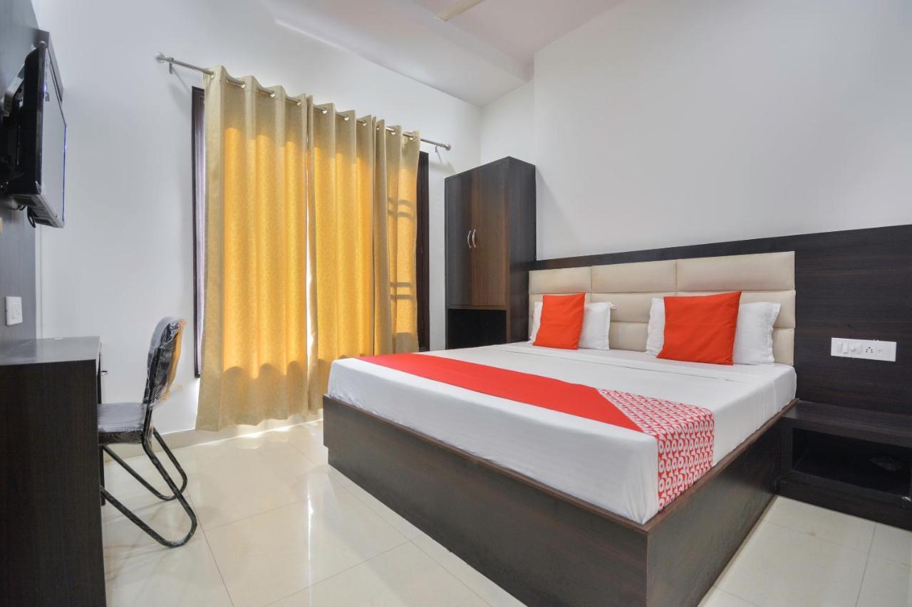 Oyo 71106 A K Regency Hotel 3*