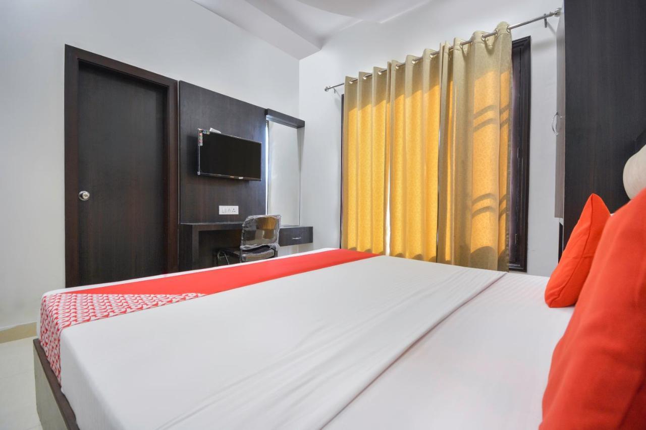 Oyo 71106 A K Regency Hotel