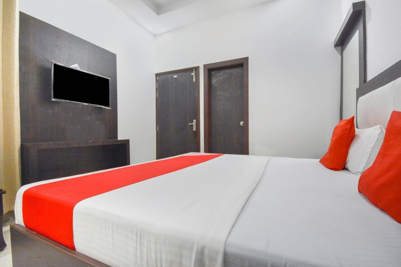 Oyo 71106 A K Regency Hotel 3*